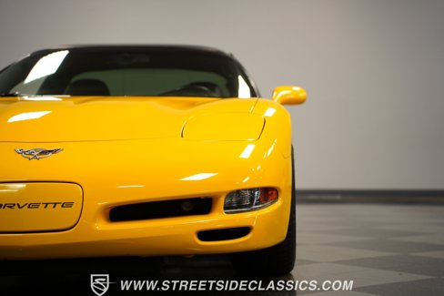 Used 2003 Chevrolet Corvette Coupe w/ Preferred Equipment Group image 20