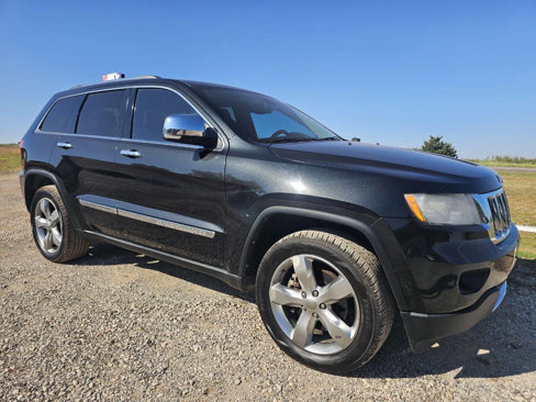 Used 2013 Jeep Grand Cherokee Overland w/ Advance Technology Group image 3