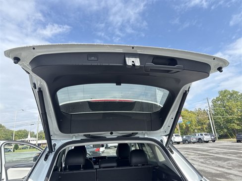 New 2025 Volkswagen Tiguan SE image 40