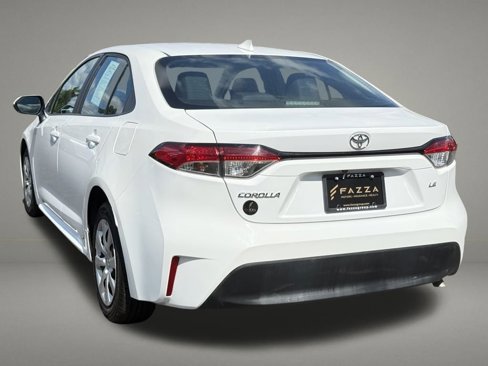 Used 2024 Toyota Corolla LE image 3