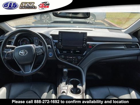 Used 2021 Toyota Camry SE w/ Cold Weather Package image 16