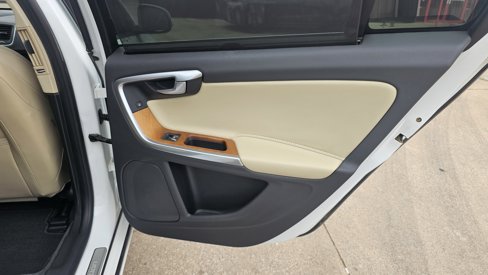 Used 2018 Volvo S60 T5 Inscription Platinum image 28