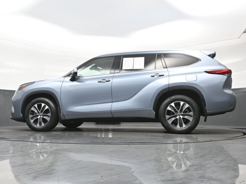Used 2022 Toyota Highlander XLE image 29