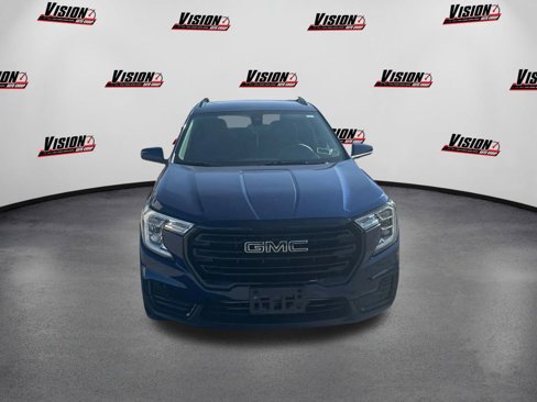 Used 2022 GMC Terrain SLE w/ Driver Convenience Package image 2