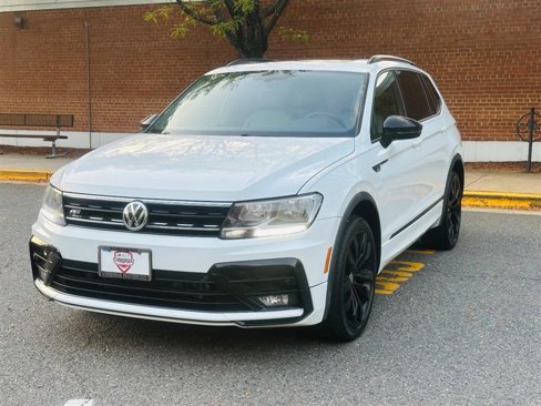 Used 2021 Volkswagen Tiguan SE R-Line image 2