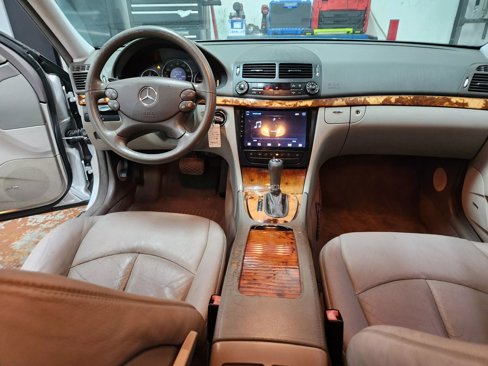 Used 2008 Mercedes-Benz E 320 BlueTEC Sedan image 17
