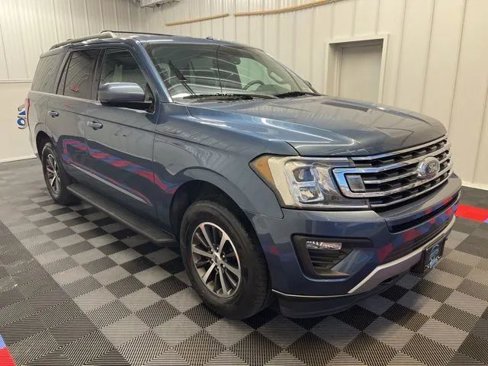 Used 2019 Ford Expedition XLT image 2