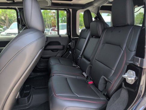 New 2025 Jeep Wrangler Unlimited Rubicon image 33