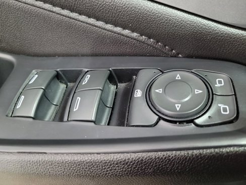 Used 2022 Chevrolet Traverse LT image 47