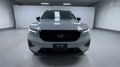 New 2026 Volvo XC40 B5 Ultra w/ Protection Package Premier image 18