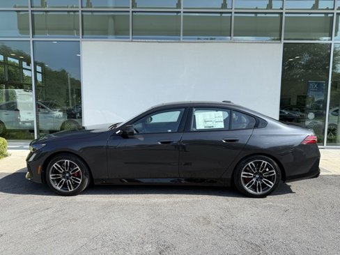 New 2026 BMW 530i xDrive w/ M Sport Package image 2