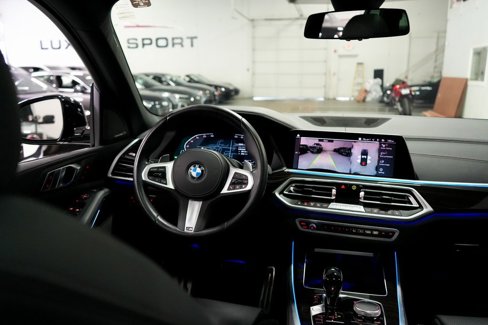 Used 2023 BMW X5 xDrive40i w/ M Sport Package image 11