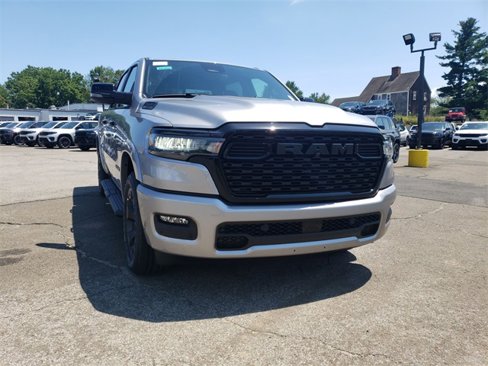 New 2025 RAM 1500 4x4 Crew Cab image 11