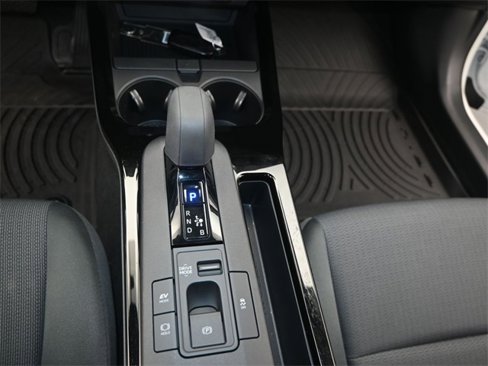 Used 2024 Toyota Prius LE image 8