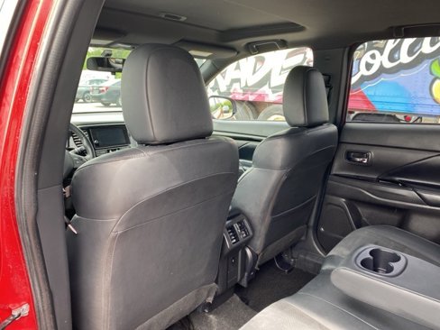 Used 2019 Mitsubishi Outlander SEL image 17
