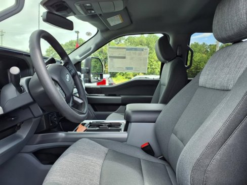 New 2025 Ford F250 XLT w/ Black Appearance Package image 6