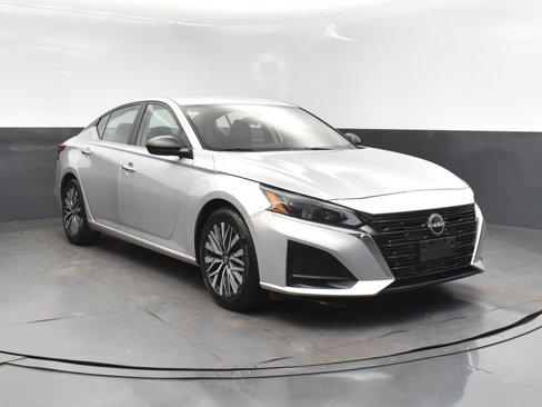 Used 2024 Nissan Altima 2.5 SV image 9