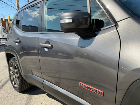 Used 2016 Jeep Renegade 75th Anniversary image 9