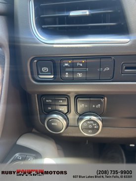 Used 2022 GMC Yukon SLT w/ SLT Premium Package image 12