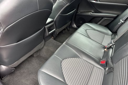 Used 2022 Toyota Camry SE image 12