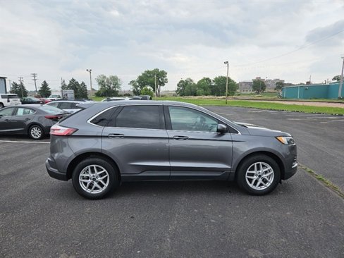 Used 2023 Ford Edge SEL image 5