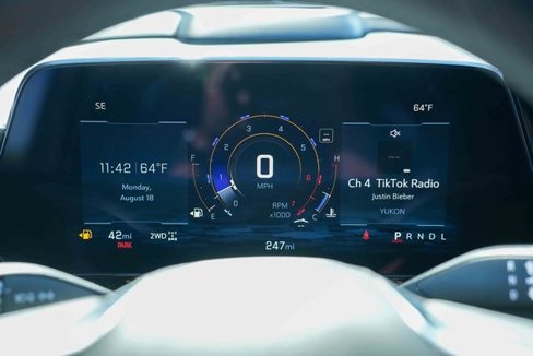 Used 2025 Chevrolet Suburban Z71 image 40
