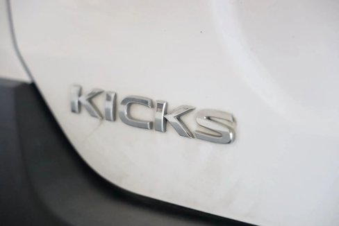 Used 2019 Nissan Kicks SV image 12