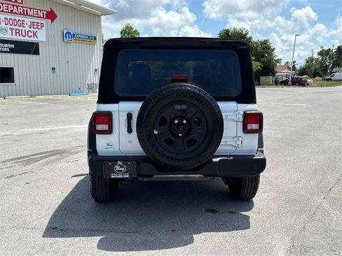 Used 2024 Jeep Wrangler Sport image 4