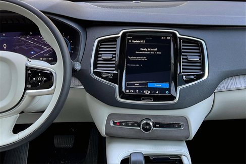 Certified 2024 Volvo XC90 B6 Plus w/ Protection Package Premier image 9