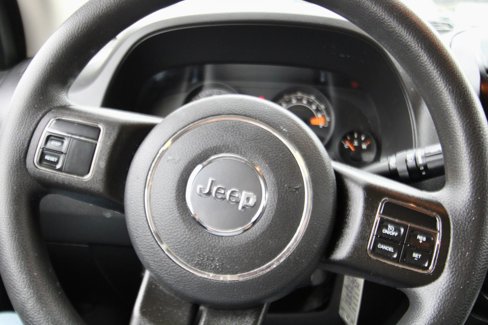 Used 2014 Jeep Compass Sport image 19