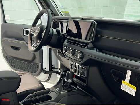 New 2025 Jeep Wrangler Sahara w/ Safety Group image 27