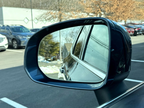 Used 2021 Volvo XC60 T5 Momentum w/ Premium Package image 18