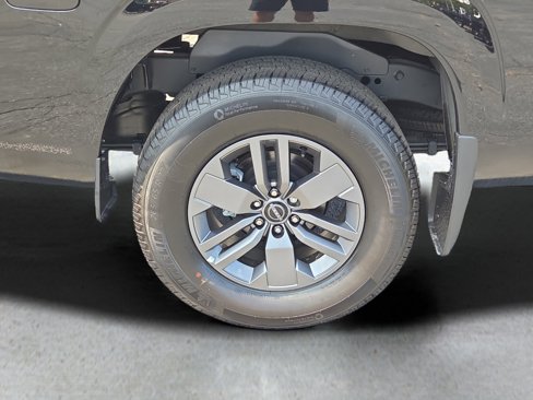 Used 2025 Nissan Frontier SV image 20