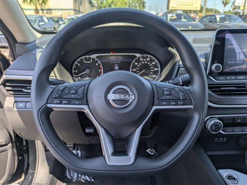 Used 2024 Nissan Altima 2.5 SV image 21