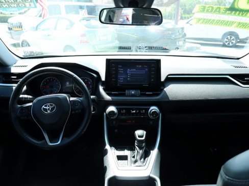 Used 2020 Toyota RAV4 XLE Premium image 14