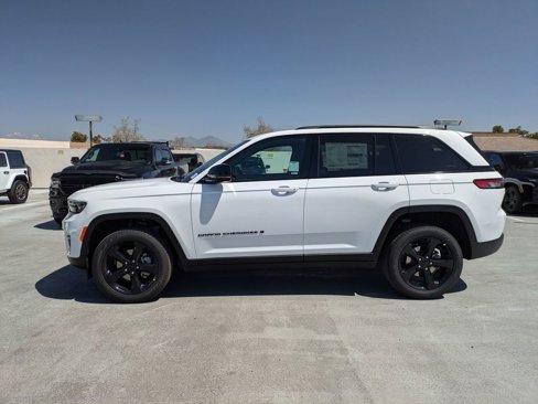 New 2025 Jeep Grand Cherokee Limited w/ Black Appearance Package image 5
