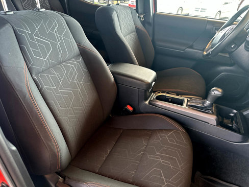 Used 2017 Toyota Tacoma TRD Off-Road image 57