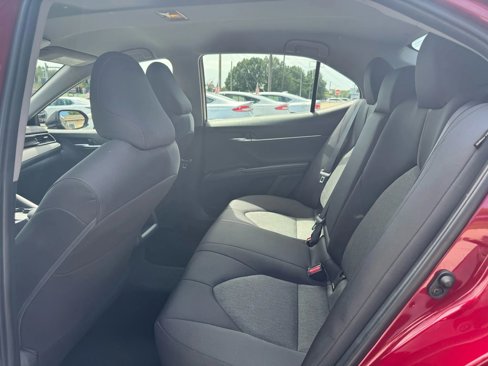 Used 2019 Toyota Camry LE image 8