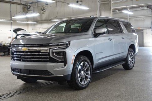 New 2025 Chevrolet Suburban LT w/ Comfort Package image 3