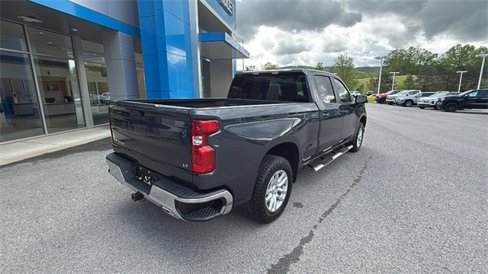 Used 2022 Chevrolet Silverado 1500 LT w/ Z71 Off-Road Package image 4