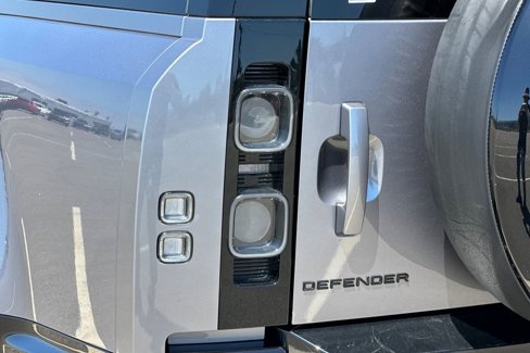 Used 2024 Land Rover Defender 130 X image 27