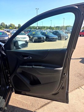 Used 2021 Chevrolet Equinox LT w/ Driver Convenience Package image 16