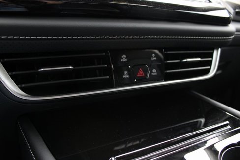 New 2026 Volkswagen Atlas SE image 12