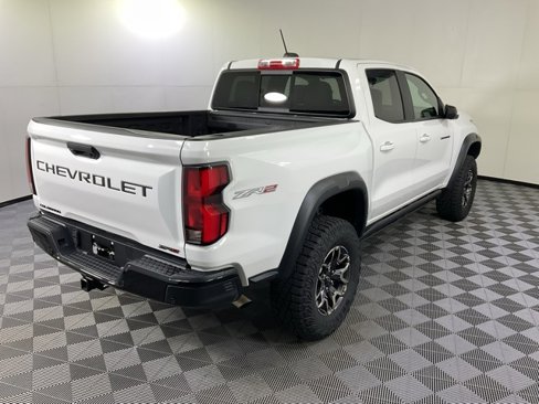 Used 2024 Chevrolet Colorado ZR2 w/ Technology Package image 6