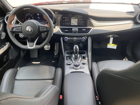 New 2025 Alfa Romeo Giulia AWD w/ Driving Assist Package image 45