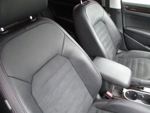 Used 2015 Volkswagen Passat TDI SEL Premium image 22