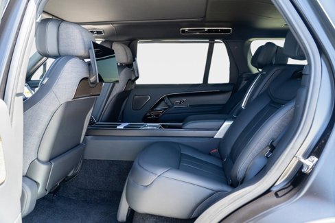 New 2025 Land Rover Range Rover SV image 25