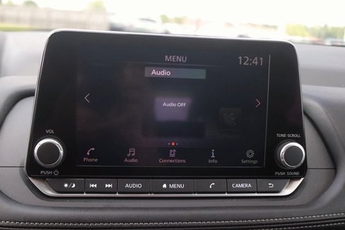 Used 2024 Nissan Rogue S image 25