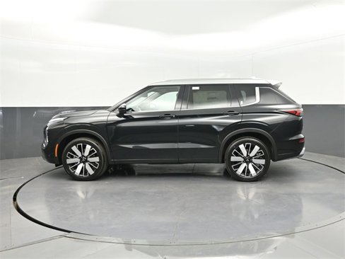 New 2025 Mitsubishi Outlander SEL image 2