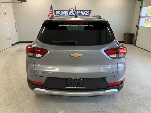 Used 2023 Chevrolet TrailBlazer LT w/ Sun and Liftgate Package image 5